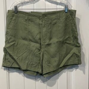 Chic Hunter Green High Waist Women's Shorts